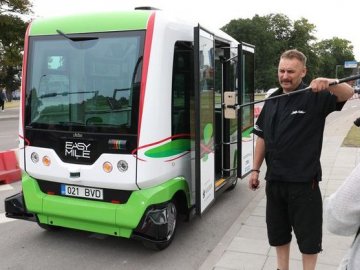У столиці Естонії почали курсувати безпілотні автобуси
