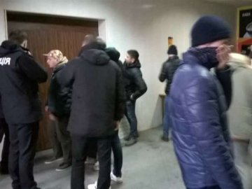 У Києві зірвали зібрання комсомольців 