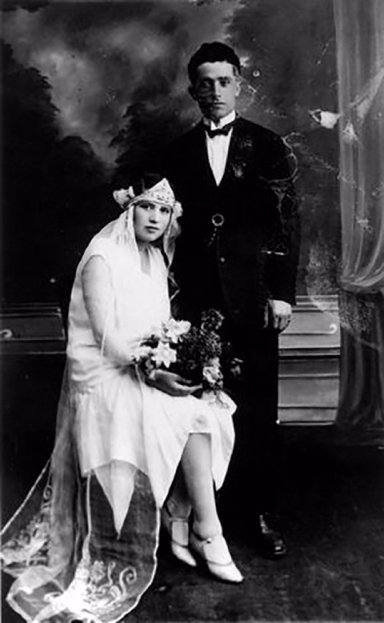 Весільні фото волинян майже століття тому