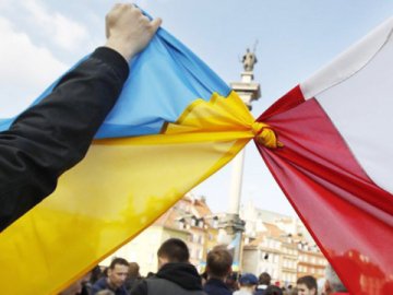 У Польщі викрили злочинну групу, яка робила «липові» документи для українців