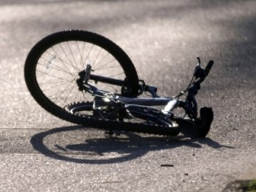 У моторошній аварії на Волині велосипедисту розтрощило голову: чоловік помер