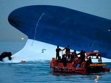 У Китаї потонув корабель, на борту якого знаходилось 450 людей