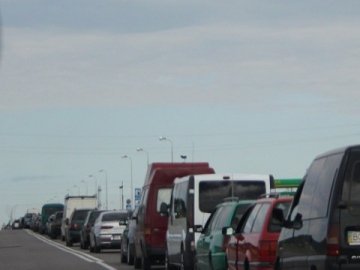 У чергах на кордоні з Польщею – майже 500 автівок