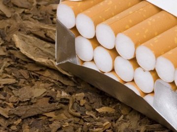 Збільшення цін на цигарки знизить рейтинги влади, - політолог