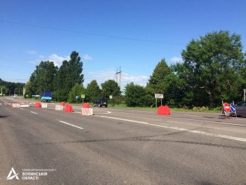 Триває ремонт частини дороги Луцьк-Рівне. ФОТО