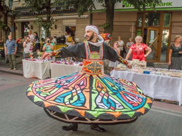 Від Мексики до Індії: грандіозний міжнародний фестиваль стартував у Луцьку. ФОТО