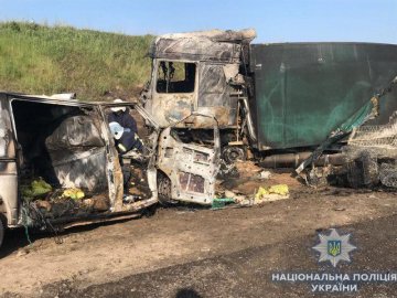 Смертельна  аварія на Рівненщині: загорілись дві автівки. ФОТО. ВІДЕО
