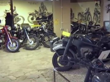 На Дніпропетровщині колекціонер відкрив унікальний музей ретромотоциклів