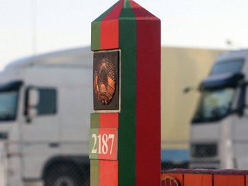 Лукашенко посилить кордон з Україною