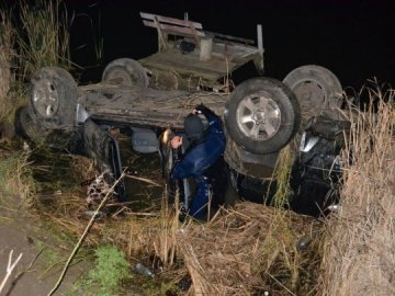 Аварія на Сумщині: авто потонуло у ставку, водій загинув. ФОТО. ВІДЕО