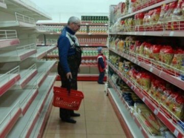 Віднині російських товарів не буде в Україні: що заборонено ввозити