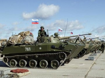 Росія стягує війська до південного кордону України