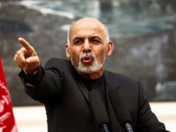 Президент Афганістану подав у відставку і залишив країну