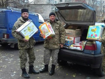 Волинські капелани завітали з подарунками на Луганщину