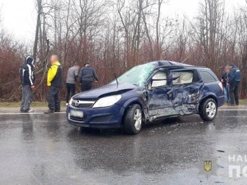 На Буковині сталась жахлива аварія: загинув 20-річний хлопець, четверо травмувались 