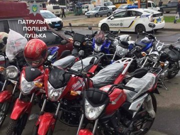 У Луцьку торговець незаконними мотоциклами втікав від поліції