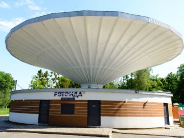 Комплекс «Ротонда» у центральному парку Луцька – за крок до відкриття. ФОТО