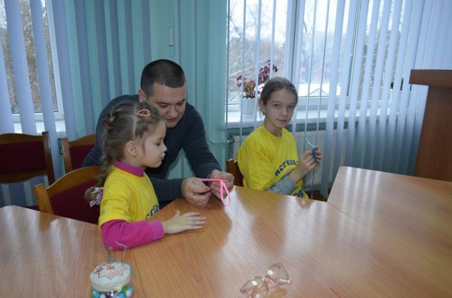 Луцькі дітлахи долучилися до акції «Тепла іграшка надії». ФОТО