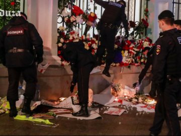 У Москві поліцейські розтоптали меморіал біля посольства Білорусі