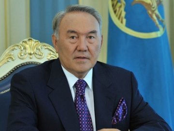 Нурсултан Назарбаєв знову став президентом Казахстану