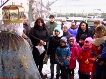 Дітям загиблих Героїв у Луцьку Святий Миколай приніс подарунки