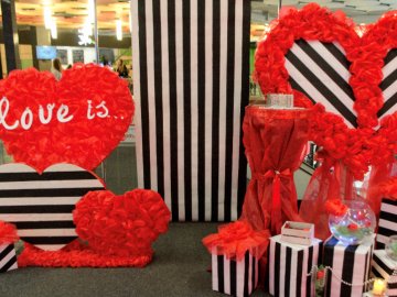 У «ПортCity» триває фестиваль фотозон до Дня Валентина. ФОТО*