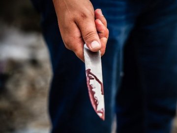У Польщі важко поранили ножем заробітчанина з України, чоловік – у комі