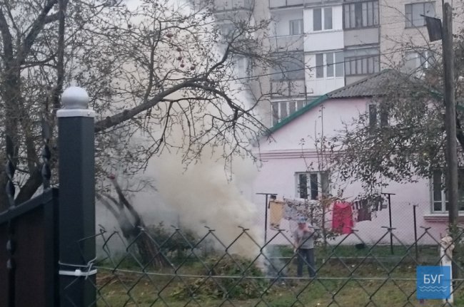 Місто в диму: у Володимирі ловили паліїв листя
