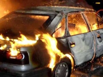 У Ковелі на майданчику поліції згоріли 4 автівки