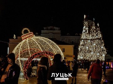 Головна ялинка Волині потрапила в ТОП-5 новорічних красунь України