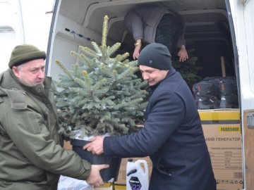 Волинські лісівники передали новорічні подарунки для бійців 14-ої бригади. ФОТО