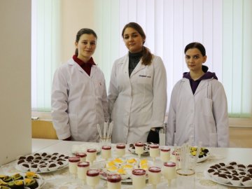 Солодке без цукру: волинські студенти організували кулінарний майстер-клас. ФОТО