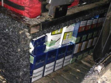 На  «Ягодині» за контрабандні сигарети вилучили автівку