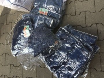 На «Ягодині» вилучили контрабандного одягу на чотири мільйони гривень. ФОТО