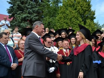 У Луцьку вручили дипломи магістрам. ФОТО