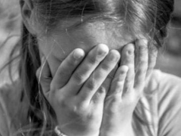 Розбещення сусідом 6-річної дівчинки на Волині: жахливі подробиці інциденту