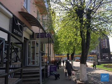 Зловмисники розгромили магазин у центрі Нововолинська. ФОТО