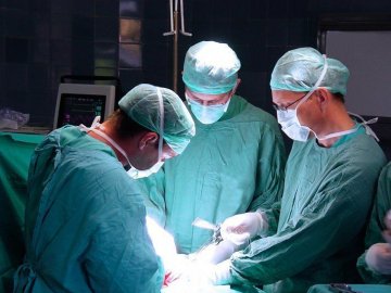 Львівські хірурги зробили унікальну операцію малюку з Луцька з подвоєною ниркою