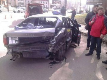 У Луцьку аварія на заправці: Skoda влетіла в Audi