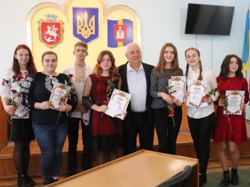У Володимирі-Волинському студентів привітали з професійним святом