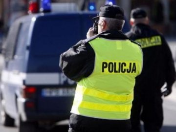 У Польщі затримали українця, який нищив автівки на парковці