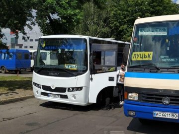 Чи дотримуються водії та пасажири автобусів правил карантину на автостанції у Луцьку. ВІДЕО