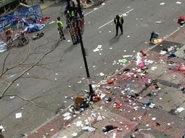Вибухи в Бостоні: повідомляють про 12 загиблих. ФОТО. ВІДЕО
