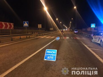 На автодорозі «Київ-Чоп» автомобіль збив на смерть чоловіка