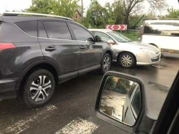 У Луцьку – аварія на перехресті: зіткнулися дві автівки. ФОТО