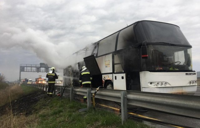 В Угорщині загорівся автобус із 40 українцями. ФОТО. ВІДЕО