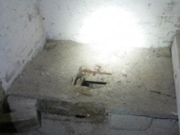 На Рівненщині горе-матір викинула немовля у шкільний туалет