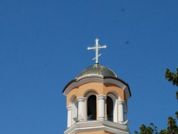 На Горохівщині молодий чоловік впав з даху церкви