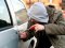 Луцькі поліцейські розкрили крадіжку із автомобіля