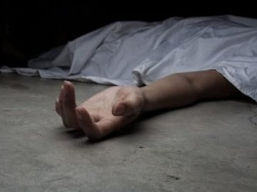 На вулиці Конякіна у Луцьку з підвалу дістали мертвого чоловіка: особу встановлюють
